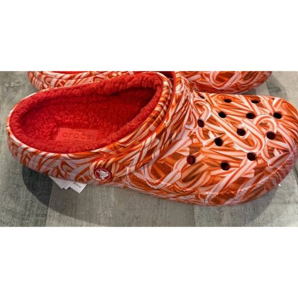NWT Crocs Classic Lined Candy Cane Clogs Size M9/W11 Red White Christmas Slip On - Picture 7 of 9
